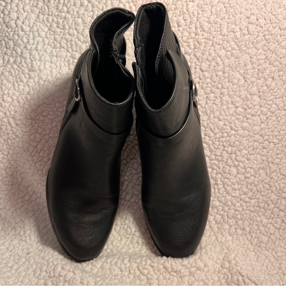Baretraps “Linda” Black Heel Ankle Booties – Size 7.5 M